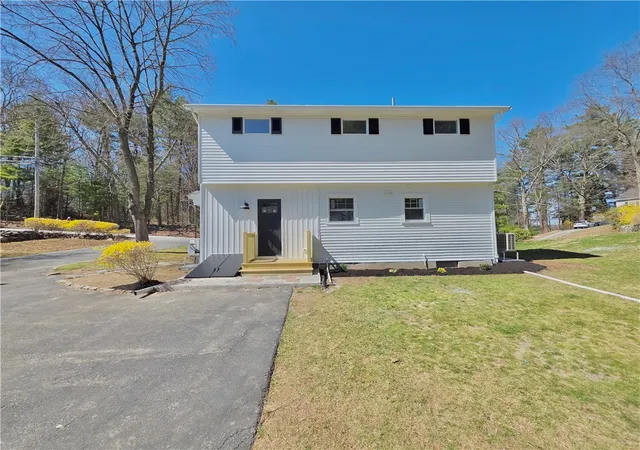 Photo 19 of Single family home for sale at 8 Wolf Hl Rd, Smithfield, RI 02917 | MLS# 1417643 | Listing updated on 2026-08-04