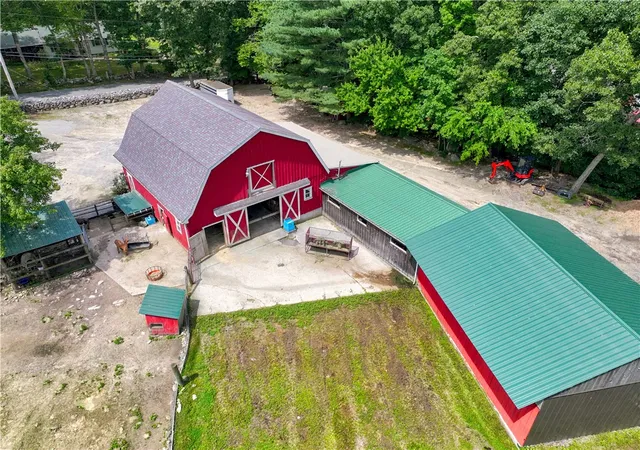 Homes for sale in Glocester, RI | 226 Tourtellot Hill Rd, Glocester, RI 02814 | MLS# 1417630