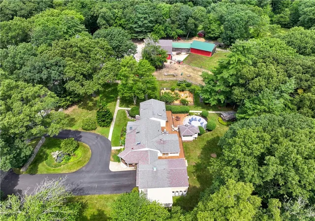 Homes for sale in Glocester, RI | 226 Tourtellot Hill Rd, Glocester, RI 02814 | MLS# 1417630