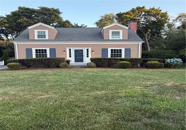 Homes for sale in Barrington, RI | 130 Ferry Ln, Barrington, RI 02806 | MLS# 1417651