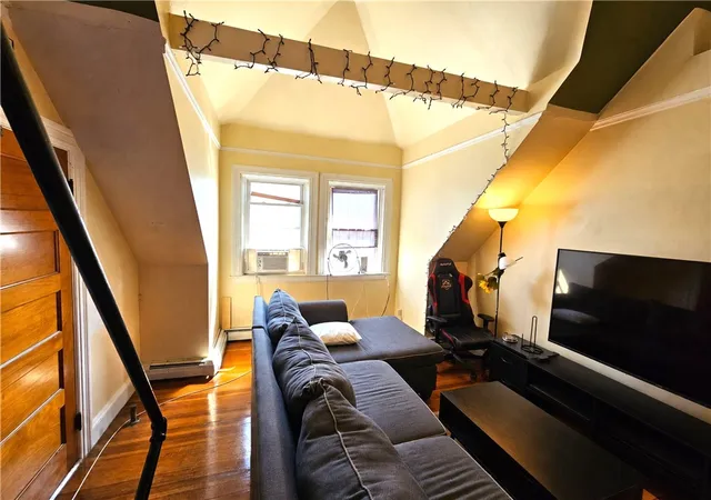 Homes for sale in Providence, RI | 29 Laura St #3, Providence, RI 02907 | MLS# 1417584