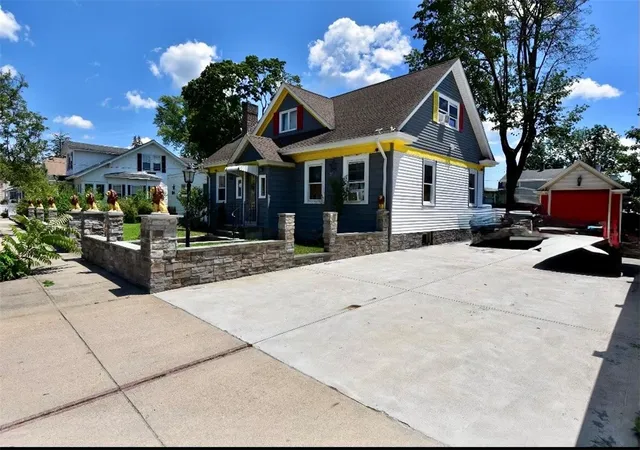 Photo 2 of Single family home for sale at 262 W Forest Ave, Pawtucket, RI 02860 | MLS# 1417631 | Listing updated on 2026-08-03