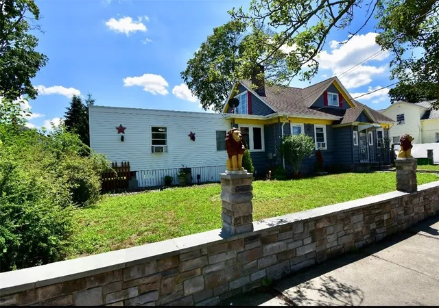 Photo 3 of Single family home for sale at 262 W Forest Ave, Pawtucket, RI 02860 | MLS# 1417631 | Listing updated on 2026-08-03