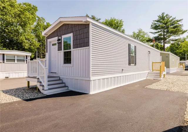 1st image of 1346 Newport Ave, Attleboro, MA 02703 | MLS# 1417506