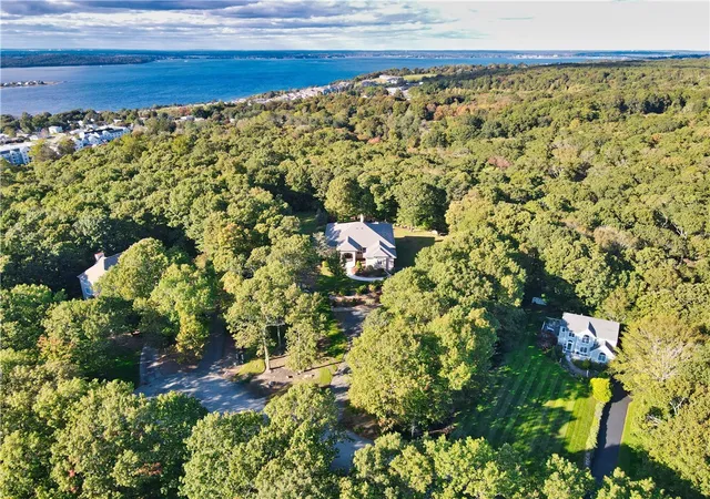 Homes for sale in Tiverton, RI | 51 W Ridge Dr, Tiverton, RI 02878 | MLS# 1417702