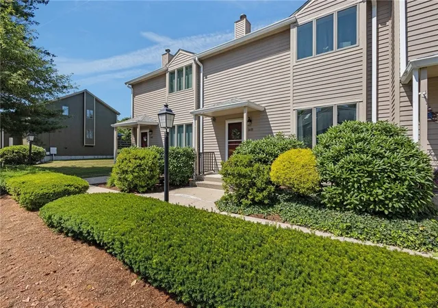 Homes for sale in Smithfield, RI | 20 Tamarac Dr #20B, Smithfield, RI 02828 | MLS# 1416309
