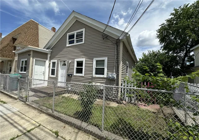 Homes for sale in Woonsocket, RI | 187 Boyden St, Woonsocket, RI 02895 | MLS# 1417716