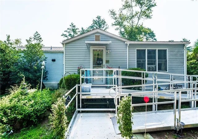 1st image of 465 Gardiner Rd, Richmond, RI 02892 | MLS# 1415258