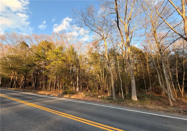 Homes for sale in Glocester, RI | 0 Chopmist Hill Rd, Glocester, RI 02859 | MLS# 1417729