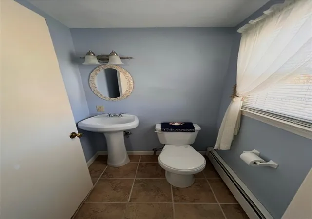 Homes for sale in East Greenwich, RI | 1 Midlands Dr, East Greenwich, RI 02818 | MLS# 1417736
