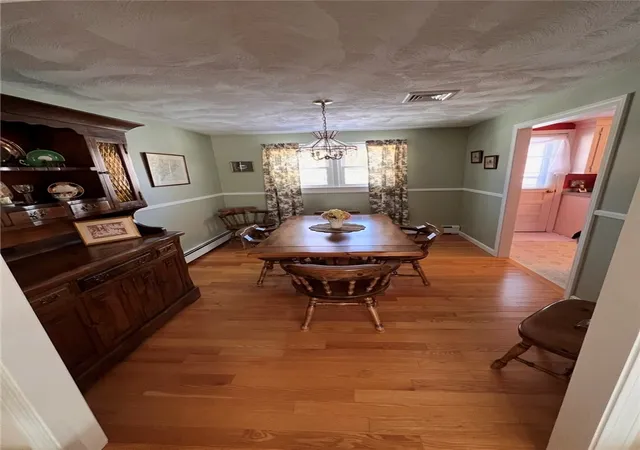 Homes for sale in East Greenwich, RI | 1 Midlands Dr, East Greenwich, RI 02818 | MLS# 1417736