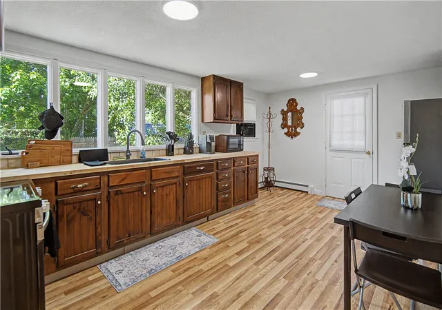 3rd image of 137 Kingstown Rd, Narragansett, RI 02882 | MLS# 1417733