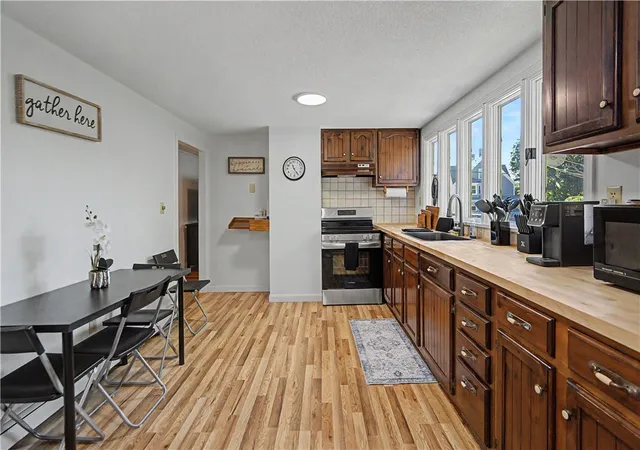 4th image of 137 Kingstown Rd, Narragansett, RI 02882 | MLS# 1417733