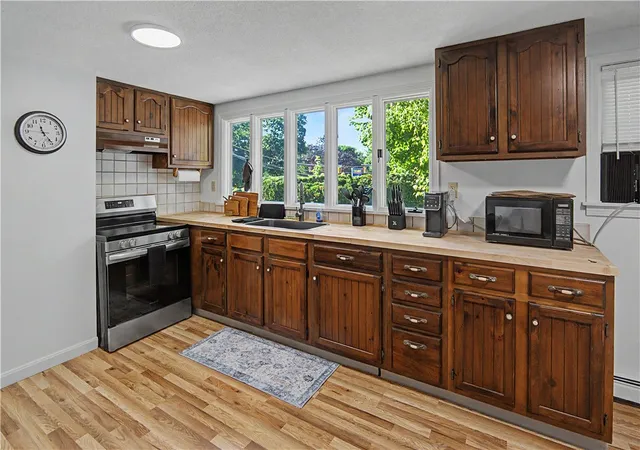 5th image of 137 Kingstown Rd, Narragansett, RI 02882 | MLS# 1417733