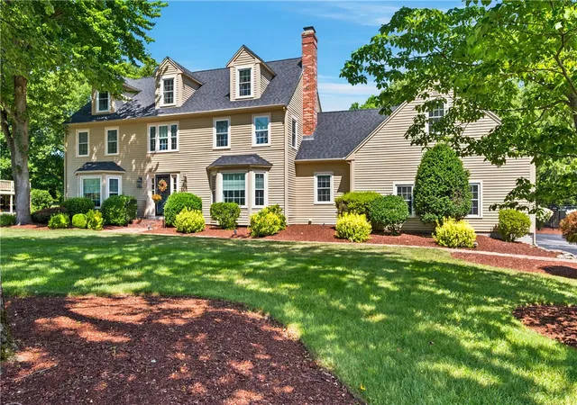 2nd image of 4 Fieldside Dr, Cumberland, RI 02864 | MLS# 1417684