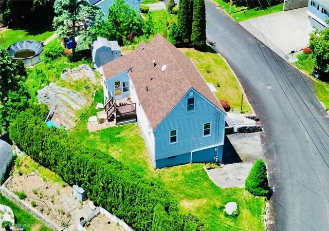 12th image of 4 Heritage Cir, Johnston, RI 02919 | MLS# 1417770