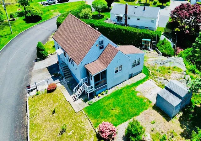 3rd image of 4 Heritage Cir, Johnston, RI 02919 | MLS# 1417770