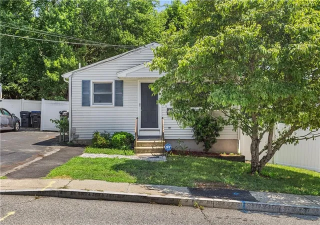2nd image of 40 Blackstone St, Cumberland, RI 02864 | MLS# 1417714