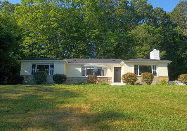 Homes for sale in North Smithfield, RI | 6 Old Pound Hill Rd, North Smithfield, RI 02896 | MLS# 1417721