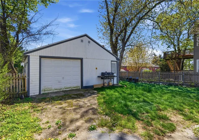 27th image of 25 Hoppin Ave, Riverside, RI 02915 | MLS# 1417780