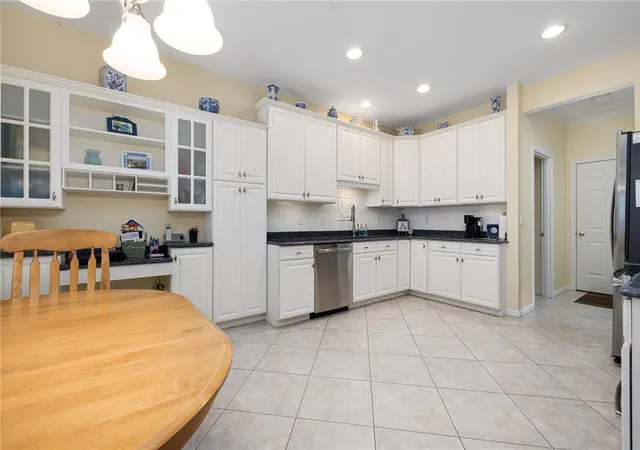 Photo 4 of Sale Pending at 217 Rolling Hl Rd #217, Portsmouth, RI 02871 | MLS# 1417804 | Listing updated on 2026-08-26