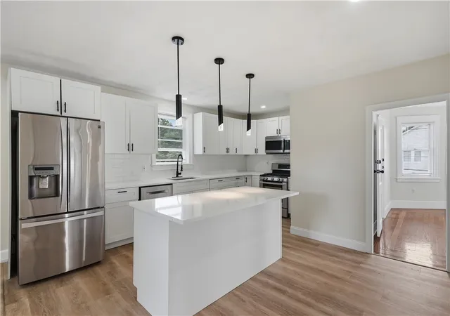 4th image of 13 Suffolk St, Providence, RI 02908 | MLS# 1417817