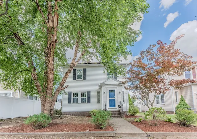 Homes for sale in Cranston, RI | 27 Willis St, Cranston, RI 02910 | MLS# 1417831
