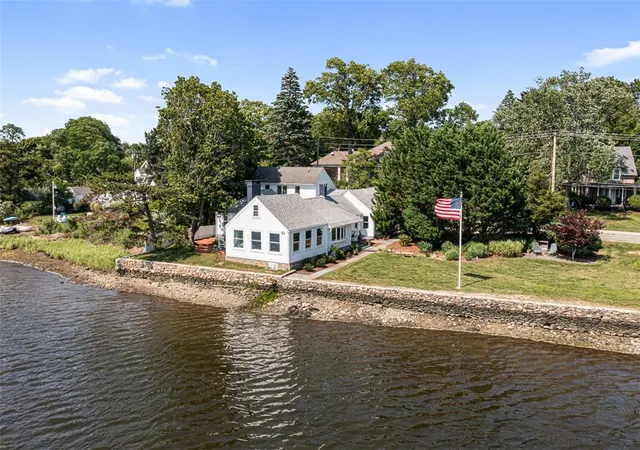 Homes for sale in Barrington, RI | 166 New Meadow Rd, Barrington, RI 02806 | MLS# 1417457
