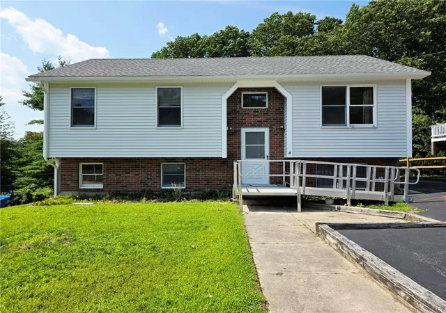Homes for sale in Westerly, RI | 5 Brook View Ct, Westerly, RI 02891 | MLS# 1417836