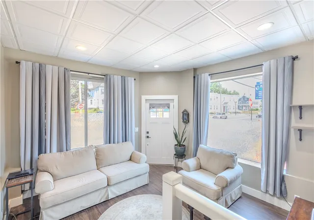 4th image of 1640 Cranston St, Cranston, RI 02930 | MLS# 1416628