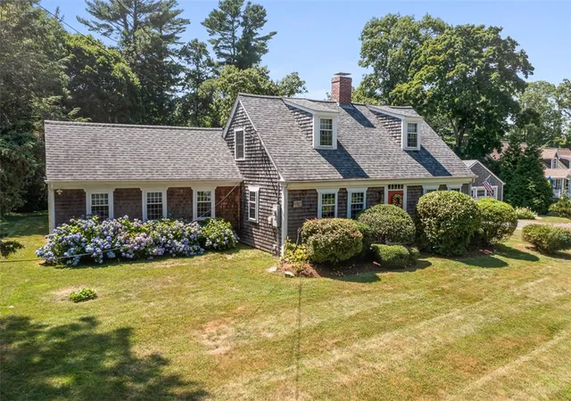 2nd image of 1263 Drift Rd, Westport, MA 02790 | MLS# 1417862
