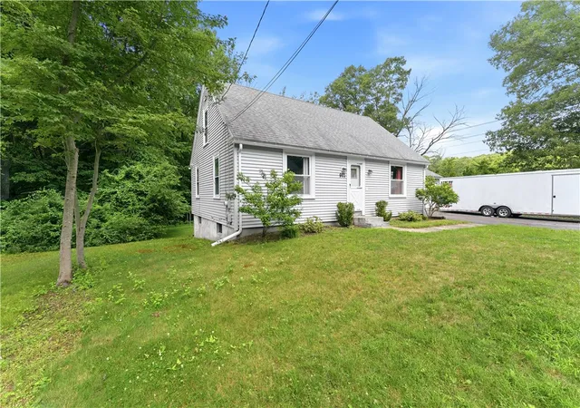 15th image of 917 Woonsocket Hill Rd, North Smithfield, RI 02896 | MLS# 1417541
