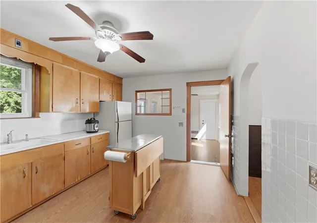 Homes for sale in North Smithfield, RI | 917 Woonsocket Hill Rd, North Smithfield, RI 02896 | MLS# 1417541