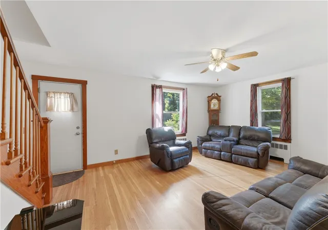 Homes for sale in North Smithfield, RI | 917 Woonsocket Hill Rd, North Smithfield, RI 02896 | MLS# 1417541