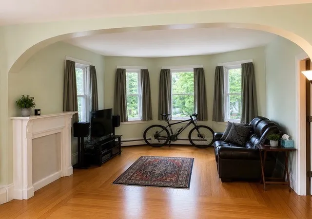 4th image of 217 Fourth St, Providence, RI 02906 | MLS# 1417880