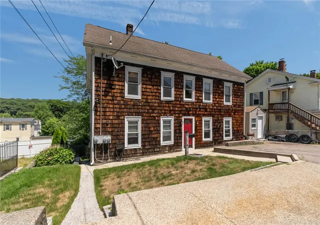 Homes for sale in Lincoln, RI | 43 Pearl St, Lincoln, RI 02838 | MLS# 1417720