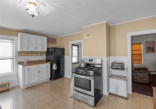 Homes for sale in Lincoln, RI | 43 Pearl St, Lincoln, RI 02838 | MLS# 1417720
