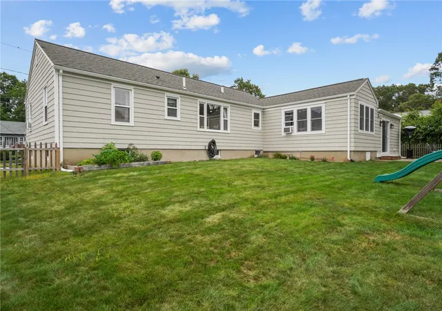 4th image of 16 Red Cedar Dr, Cranston, RI 02920 | MLS# 1417889
