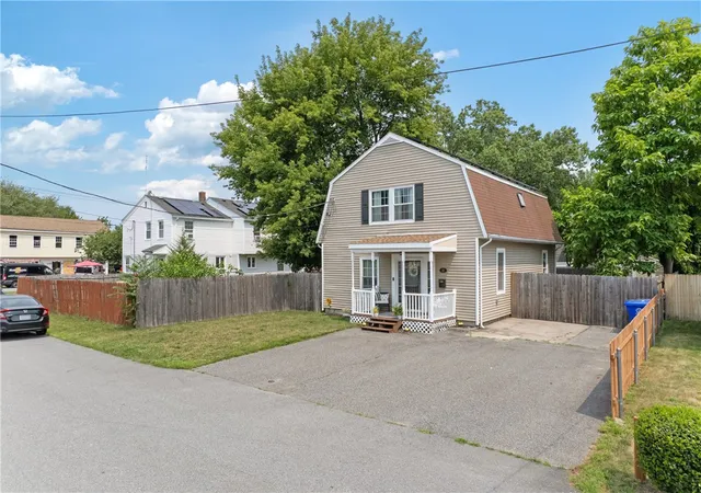 Homes for sale in East Providence, RI | 86 Mowry Ave, East Providence, RI 02914 | MLS# 1417895