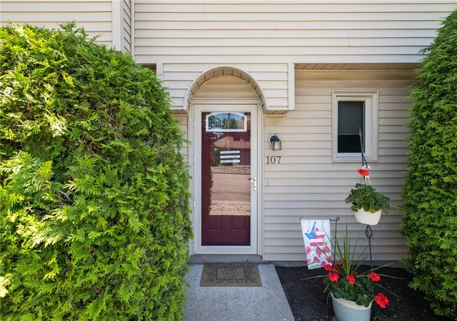 2nd image of 200 Cannon St #107, Cranston, RI 02920 | MLS# 1417812