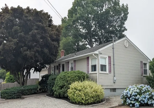 Homes for sale in Cranston, RI | 170 Selma St, Cranston, RI 02920 | MLS# 1416921