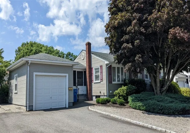 Homes for sale in Cranston, RI | 170 Selma St, Cranston, RI 02920 | MLS# 1416921
