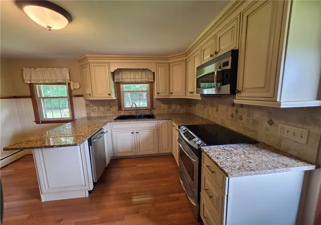 Homes for sale in West Warwick, RI | 25 Linwood St, West Warwick, RI 02893 | MLS# 1417878