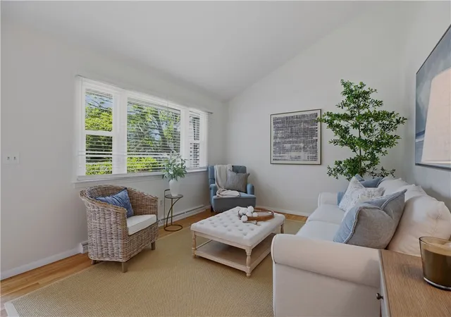 Homes for sale in Portsmouth, RI | 117 Canonchet Dr, Portsmouth, RI 02871 | MLS# 1417664
