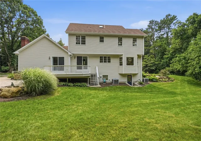 Photo 4 of Sale Pending at 136 Holly Hills Ln, Saunderstown, RI 02874 | MLS# 1417905 | Listing updated on 2026-08-22