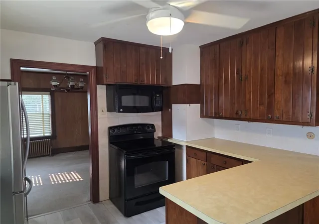 4th image of 86 Sevilla Ave, Warwick, RI 02889 | MLS# 1418007