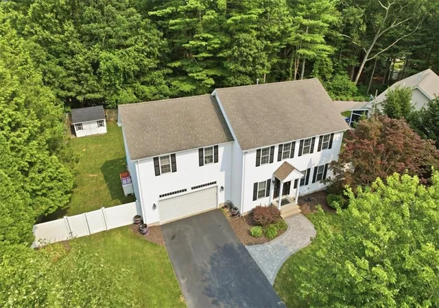 3rd image of 26 Davis Cir, Warwick, RI 02886 | MLS# 1417636