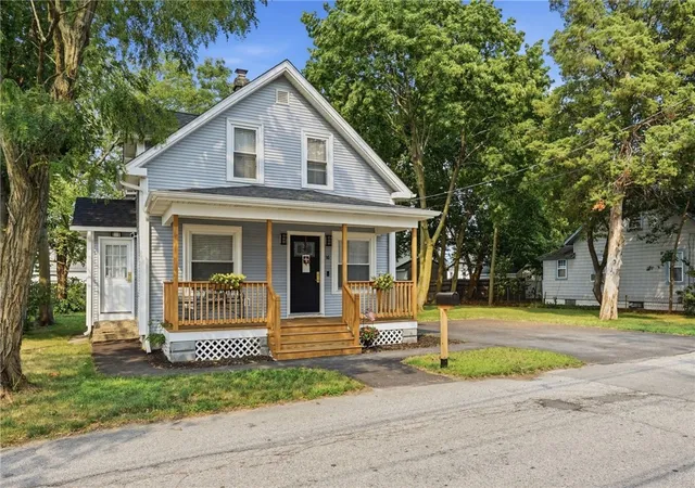 2nd image of 16 Bucklin Ave, Warwick, RI 02888 | MLS# 1418021