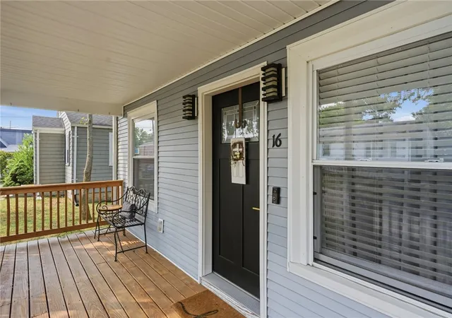 4th image of 16 Bucklin Ave, Warwick, RI 02888 | MLS# 1418021