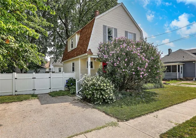 Homes for sale in Cranston, RI | 15 Wollaston St, Cranston, RI 02910 | MLS# 1417673